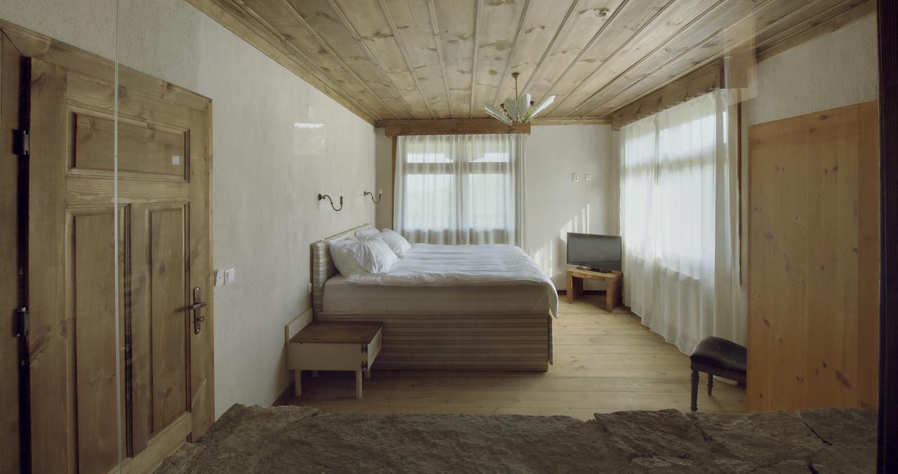Leshten Guest Homes Exteriör bild